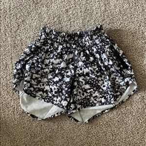 Lululemon Tracker Shorts Size 4